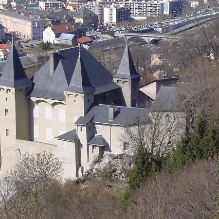 住宿加早餐酒店 Au Cheval Blanc - Et D'hotes 阿尔贝维尔