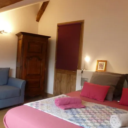 住宿加早餐酒店 Au Cheval Blanc - Et D'hotes 阿尔贝维尔