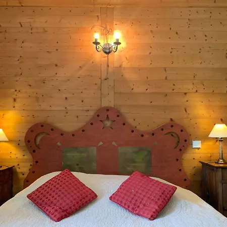 Au Cheval Blanc - Et D'hotes 住宿加早餐酒店