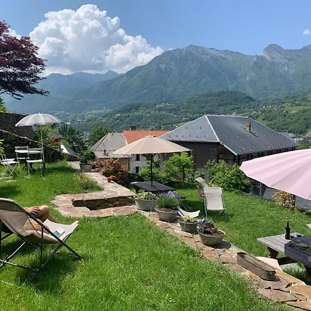 住宿加早餐酒店 Au Cheval Blanc - Et D'hotes 阿尔贝维尔