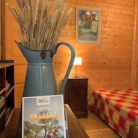 Au Cheval Blanc - Et D'hôtes Alojamento de Acomodação e Pequeno-almoço Albertville